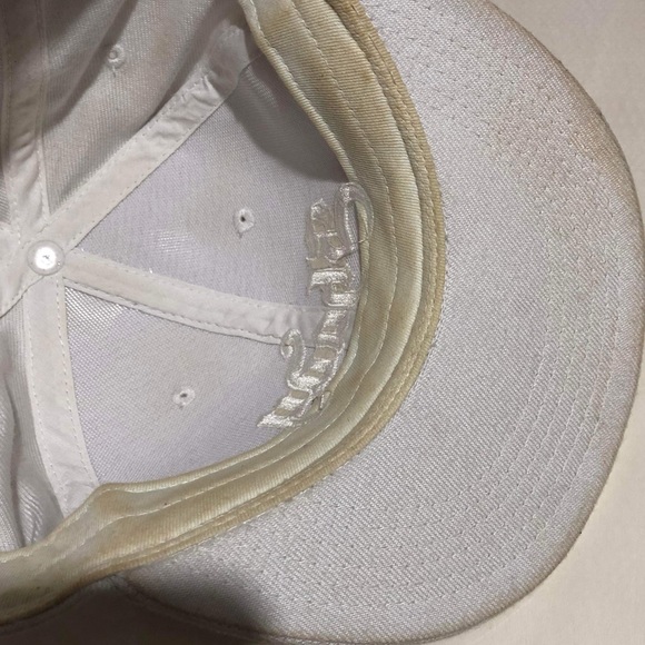 Shady fitted hat - Picture 2 of 4